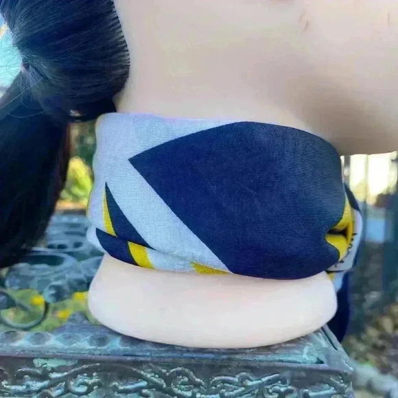 British Moderns scarf - Picture 4 of 5